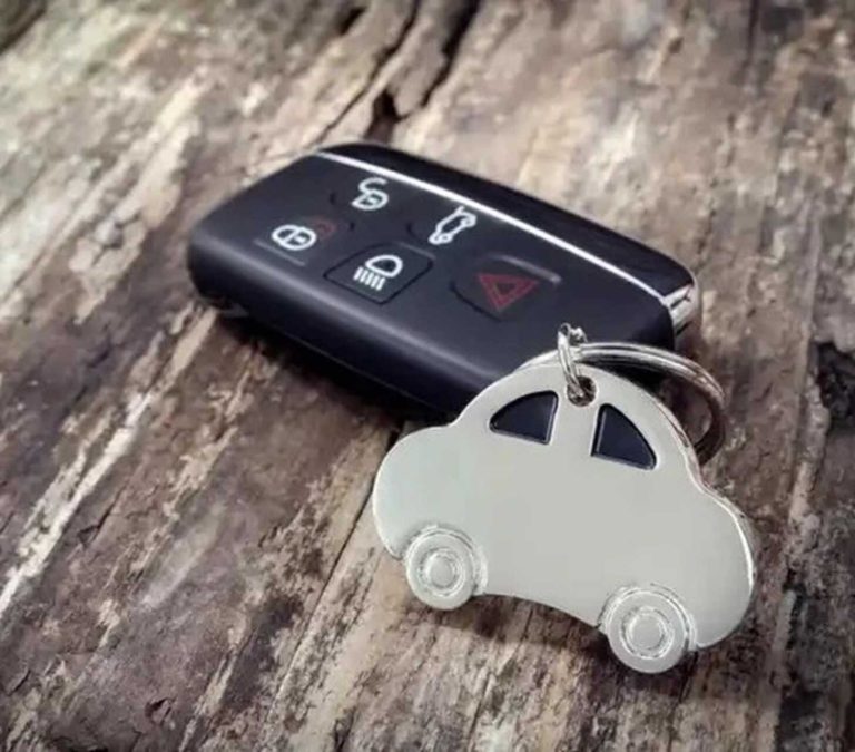 Cách khởi động ô tô khi chìa khoá hết pin (điện) hocala.xzy